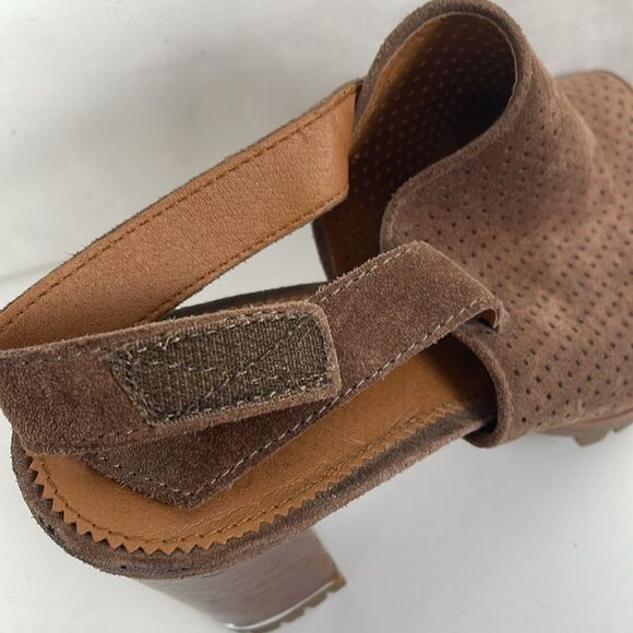 Franco Sarto Women’s 7.5 Faux Suede Slingback Block Heels Perforated Open Toe - Picture 7 of 8